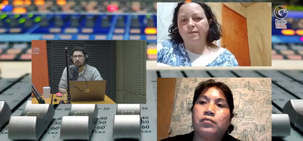 Captura de pantalla del programa en Radio UACh donde aparece las invitadas Sara Ganga, presidenta Agrupación de Productores Agroecológicos Ñuke Mapu y Marisol Quipainao, presidenta Agrupación FolinMapu