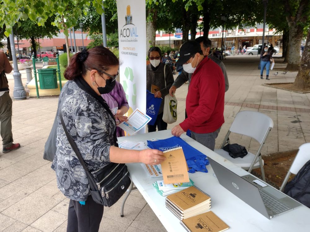 Stand de ACOVAL en la Plaza de la República